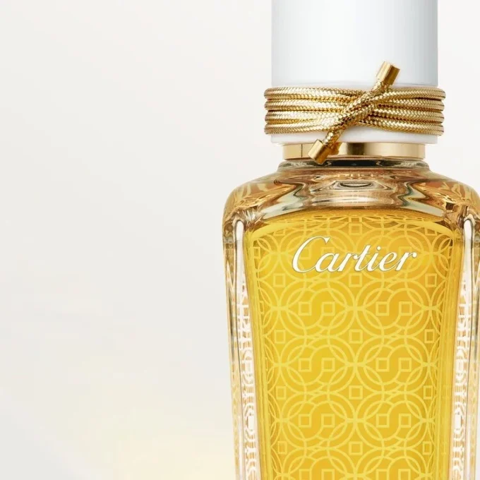 Άρωμα Oud & Pink – Les Heures Voyageuses | Cartier Άρωμα Oud & Pink – Les Heures Voyageuses | Cartier