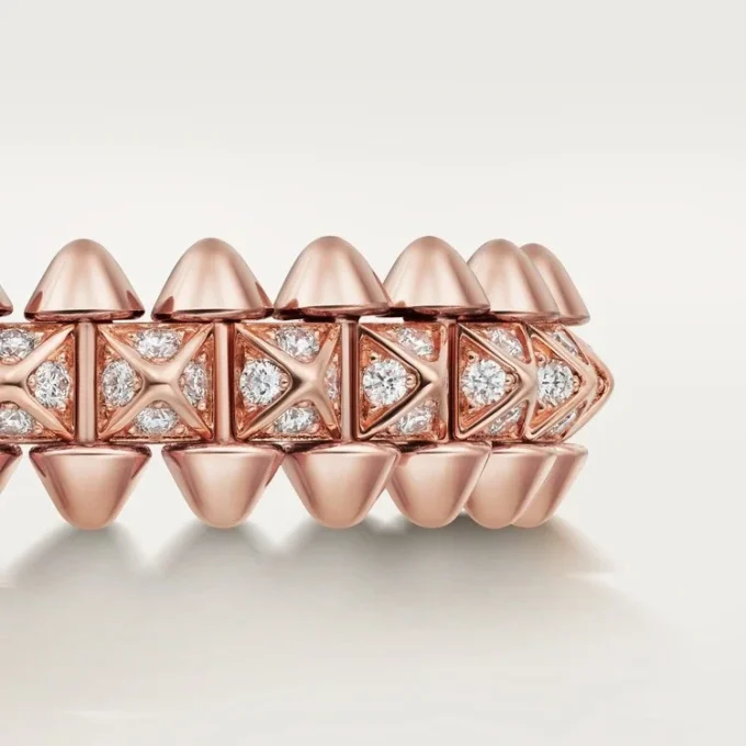 Δαχτυλίδι Clash De Cartier, μικρό μοντέλο, με πάβες Δαχτυλίδι Clash De Cartier, μικρό μοντέλο, με πάβες
