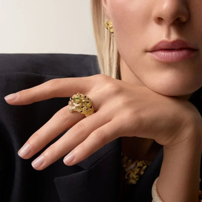 Δαχτυλίδι Faune Et Flore De Cartier, κίτρινα, πορτοκαλί και καφέ διαμάντια, με πάβινγκ Δαχτυλίδι Faune Et Flore De Cartier, κίτρινα, πορτοκαλί και καφέ διαμάντια, με πάβινγκ