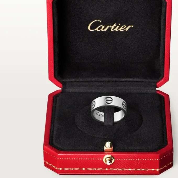 Δαχτυλίδι Love – Λευκόχρυσο, Κλασικό Μοντέλο | Cartier Us Δαχτυλίδι Love – Λευκόχρυσο, Κλασικό Μοντέλο | Cartier Us