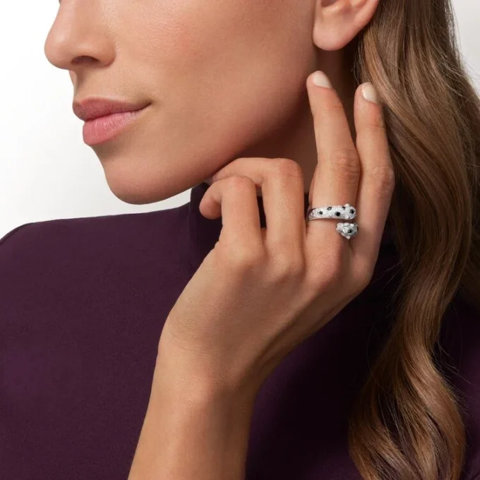 Δαχτυλίδι Panthere De Cartier, ημι-στολισμένο Δαχτυλίδι Panthere De Cartier, ημι-στολισμένο