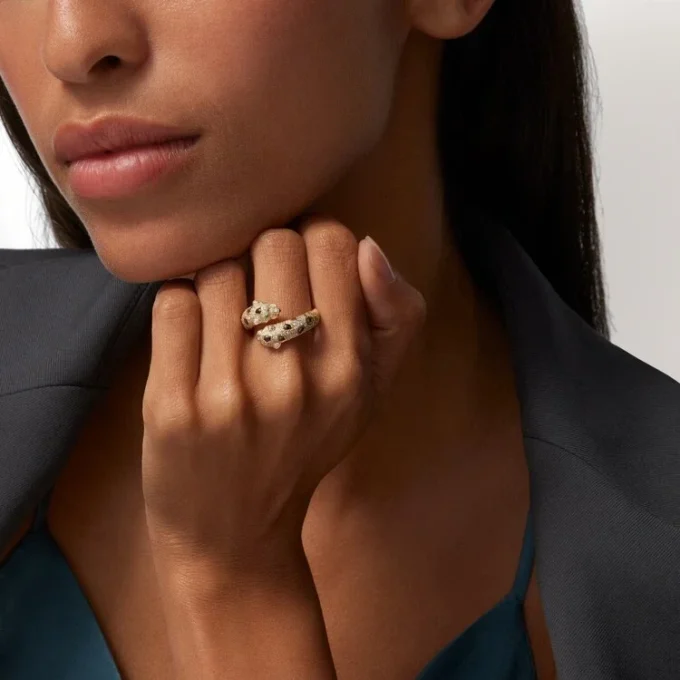 Δαχτυλίδι Panthere De Cartier, ημι-στολισμένο Δαχτυλίδι Panthere De Cartier, ημι-στολισμένο