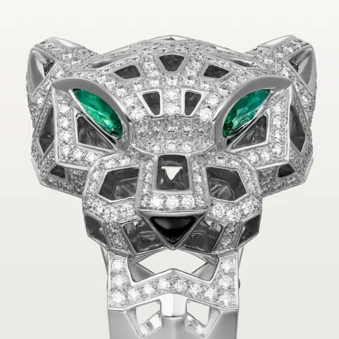 Δαχτυλίδι Panthere De Cartier – Λευκόχρυσο, όνυχας, σμαράγδια, διαμάντια – Cartier