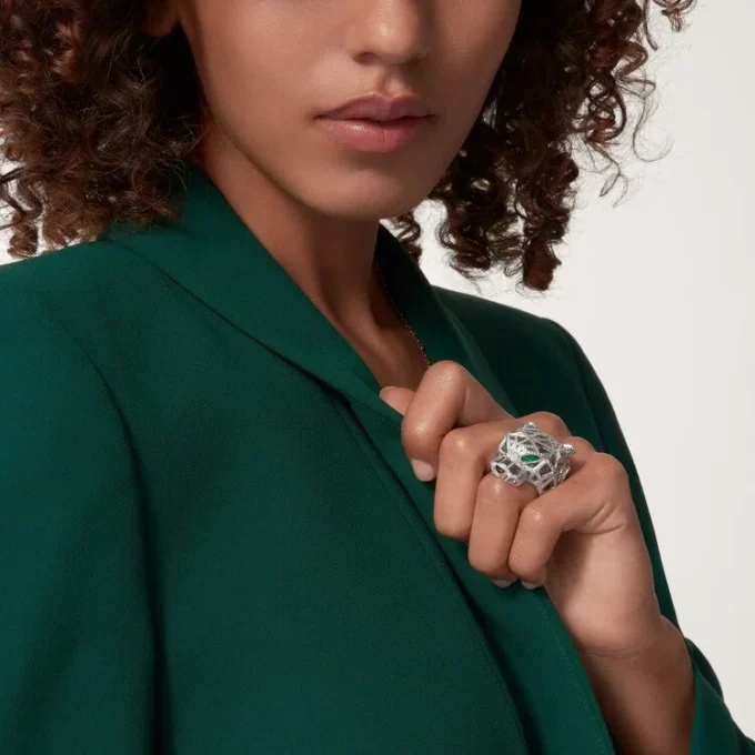 Δαχτυλίδι Panthere De Cartier – Λευκόχρυσο, Σμαράγδια, Όνυχας, Διαμάντια – Cartier