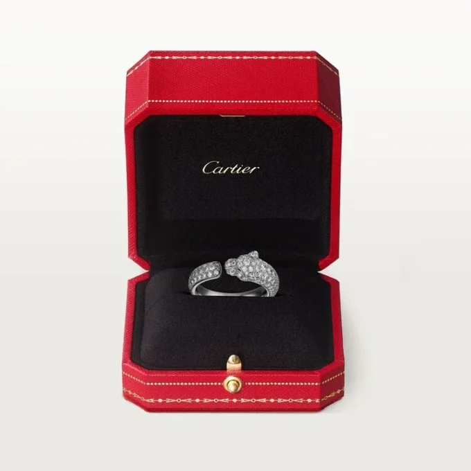 Δαχτυλίδι Panthere De Cartier – Λευκόχρυσο, Σμαράγδια, Όνυχας, Διαμάντια – Cartier