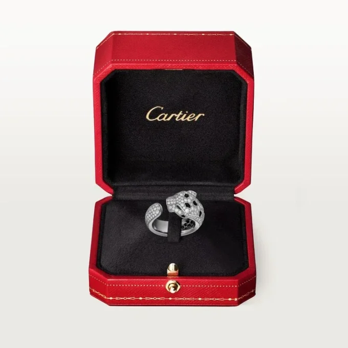 Δαχτυλίδι Panthere De Cartier – Λευκόχρυσο, Σμαράγδια, Όνυχας, Διαμάντια – Cartier