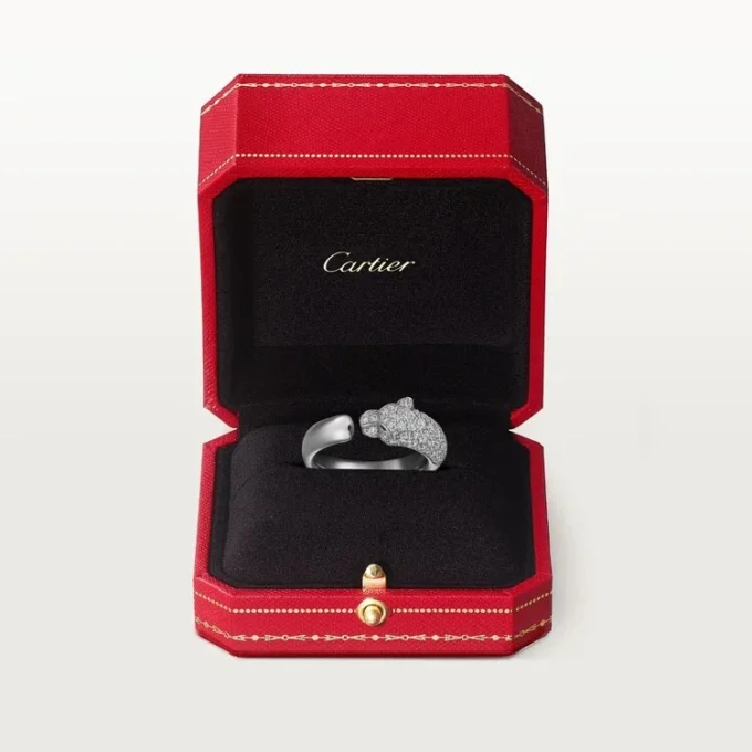 Δαχτυλίδι Panthere De Cartier – Λευκόχρυσο, Σμαράγδια, Όνυχας, Διαμάντια – Cartier