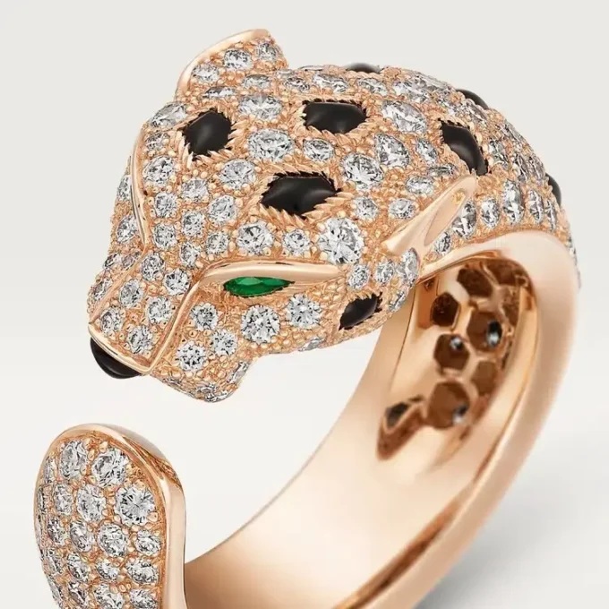 Δαχτυλίδι Panthere De Cartier, μεσαίο μοντέλο, με πάβ Δαχτυλίδι Panthere De Cartier, μεσαίο μοντέλο, με πάβ