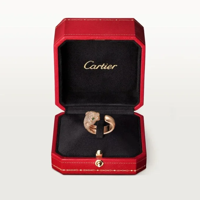 Δαχτυλίδι Panthere De Cartier – Ροζ χρυσός, διαμάντια, σμαράγδια, όνυχας – Cartier Δαχτυλίδι Panthere De Cartier – Ροζ χρυσός, διαμάντια, σμαράγδια, όνυχας – Cartier