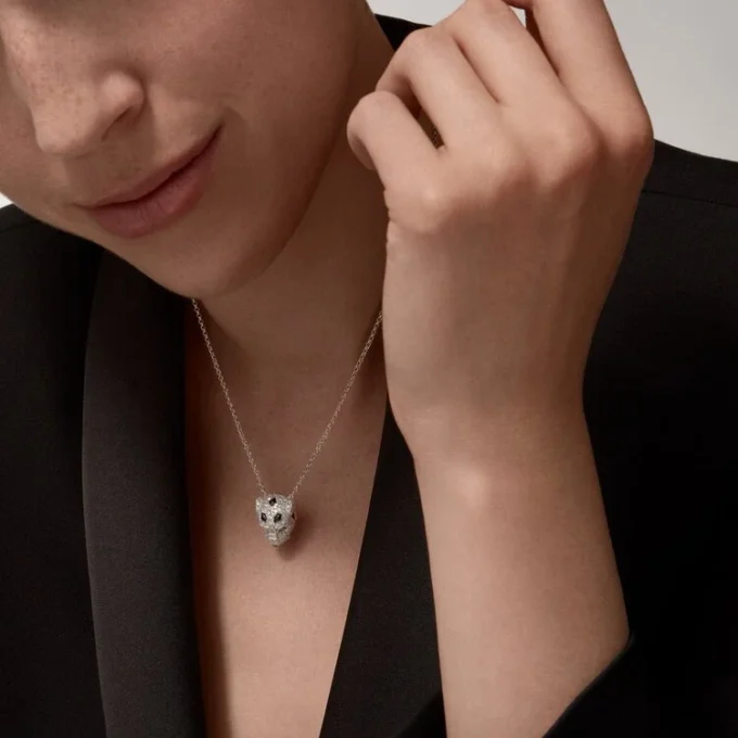 Μενταγιόν Panthere De Cartier, με πάβ