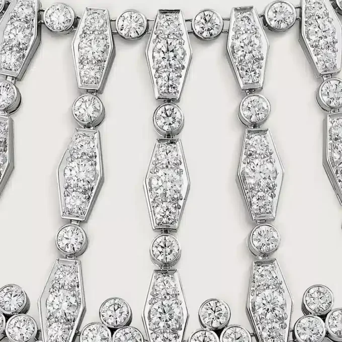 Κολιέ Pluie De Cartier, Διαμάντια