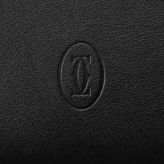 Πορτοφόλι International με φερμουάρ, Must De Cartier – Μαύρο δέρμα μοσχαριού, φινίρισμα παλλαδίου – Cartier Πορτοφόλι International με φερμουάρ, Must De Cartier – Μαύρο δέρμα μοσχαριού, φινίρισμα παλλαδίου – Cartier