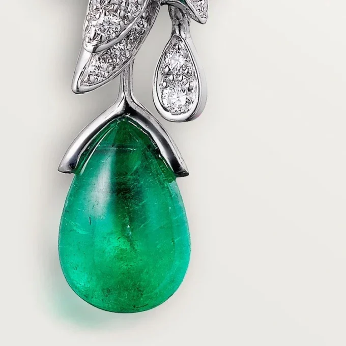 Σκουλαρίκια Faune Et Flore De Cartier, Σμαραγδένιες Σταγόνες, Στρωμένα