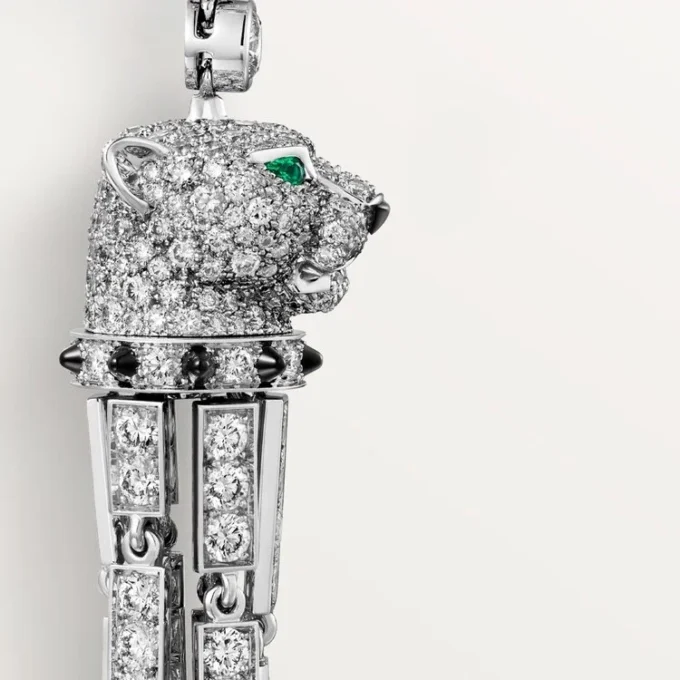 Σκουλαρίκια Panthere De Cartier, σμαράγδια, με πάβ Σκουλαρίκια Panthere De Cartier, σμαράγδια, με πάβ