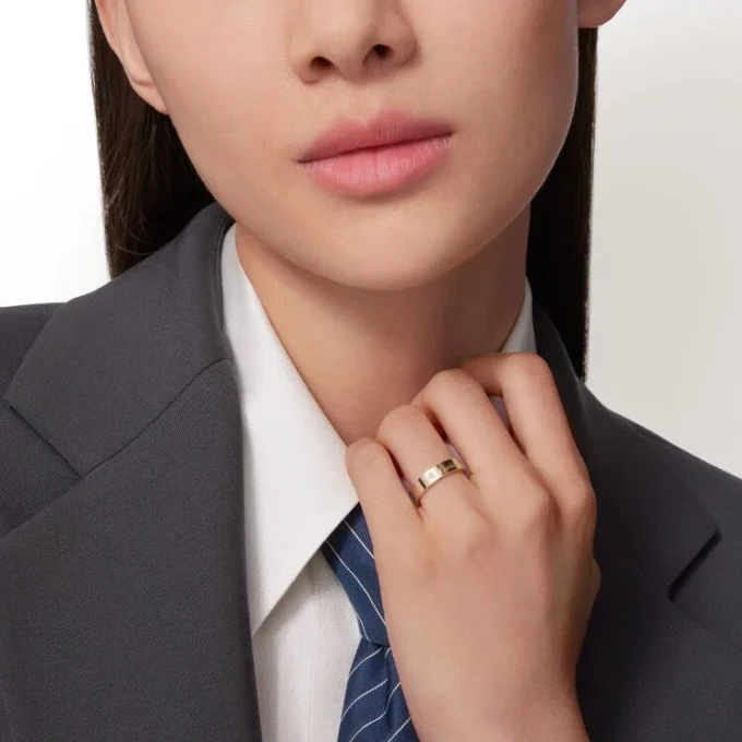 Βέρα C De Cartier, πλάτος 4 mm, 1 διαμάντι Βέρα C De Cartier, πλάτος 4 mm, 1 διαμάντι