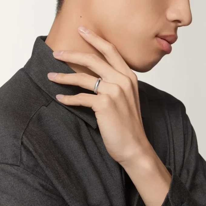Βέρα C De Cartier, πλάτος 4 mm, 1 διαμάντι Βέρα C De Cartier, πλάτος 4 mm, 1 διαμάντι