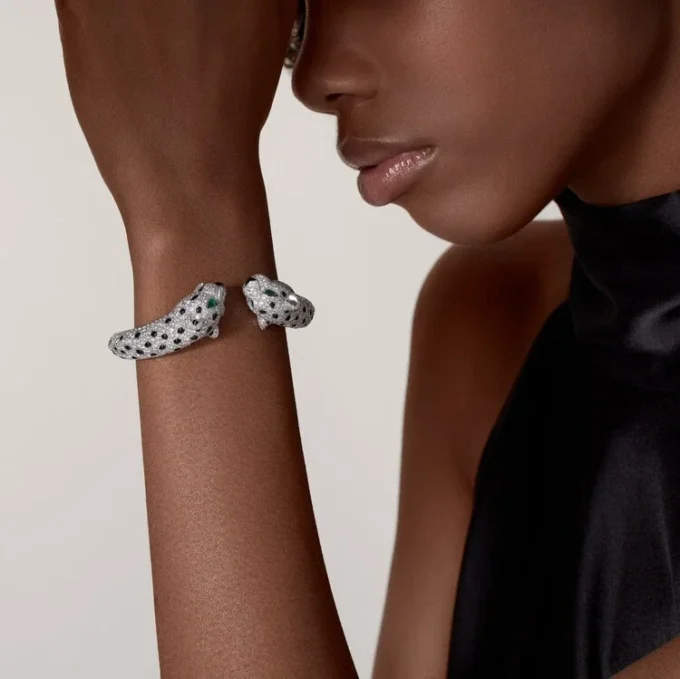 Βραχιόλι Panthere De Cartier, με πλακέ διαμάντια Βραχιόλι Panthere De Cartier, με πλακέ διαμάντια