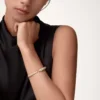 Βραχιόλι Panthere De Cartier, μικρό μοντέλο, με ημι-παβέ Βραχιόλι Panthere De Cartier, μικρό μοντέλο, με ημι-παβέ