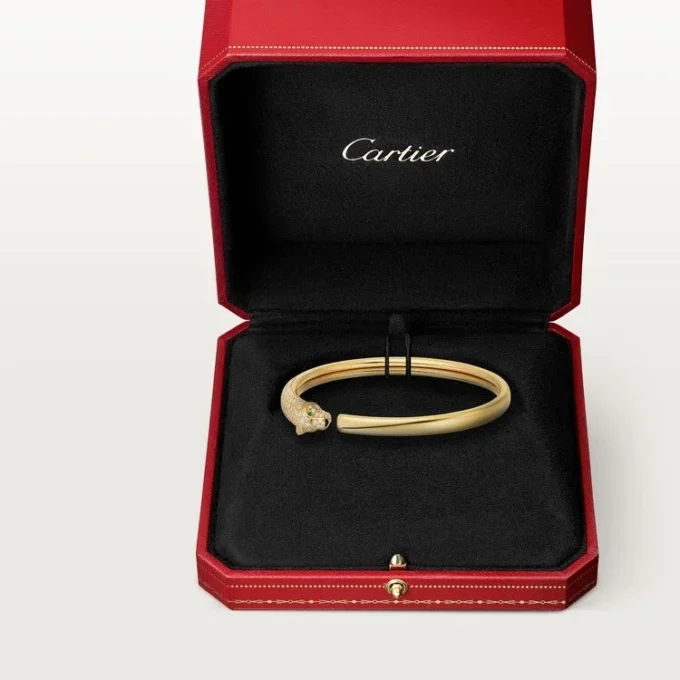 Βραχιόλι Panthere De Cartier, μικρό μοντέλο, με ημι-παβέ Βραχιόλι Panthere De Cartier, μικρό μοντέλο, με ημι-παβέ