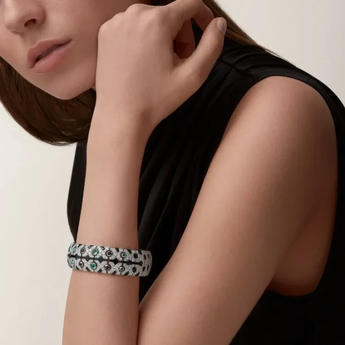 Βραχιόλι Panthere De Cartier, σμαράγδι, με πάβ Βραχιόλι Panthere De Cartier, σμαράγδι, με πάβ